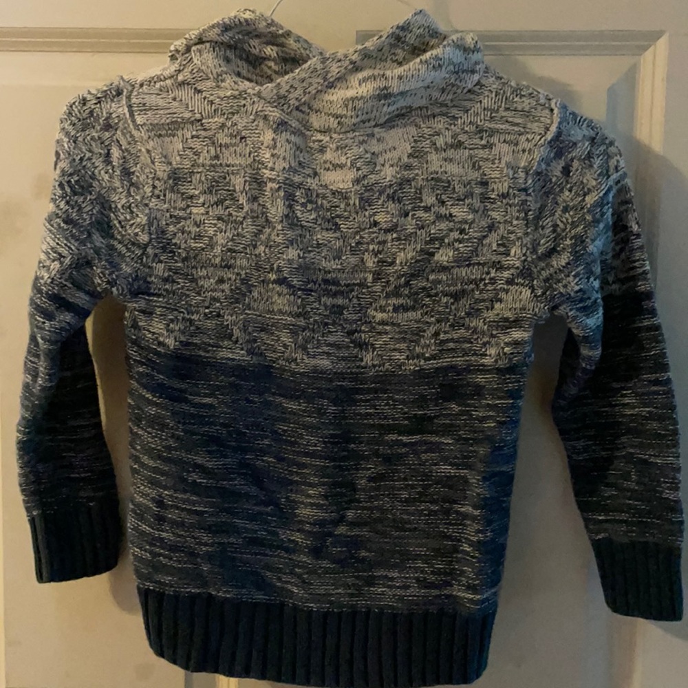 NICE boys hooded sweater. 6/7